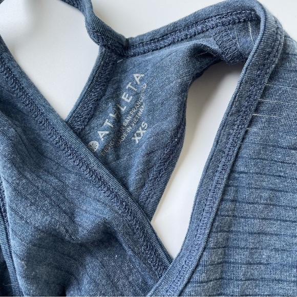 Athleta Tank Top Essence Cross Back Stripe Heather Sleeveless Stretch Navy Blue - Picture 8 of 11
